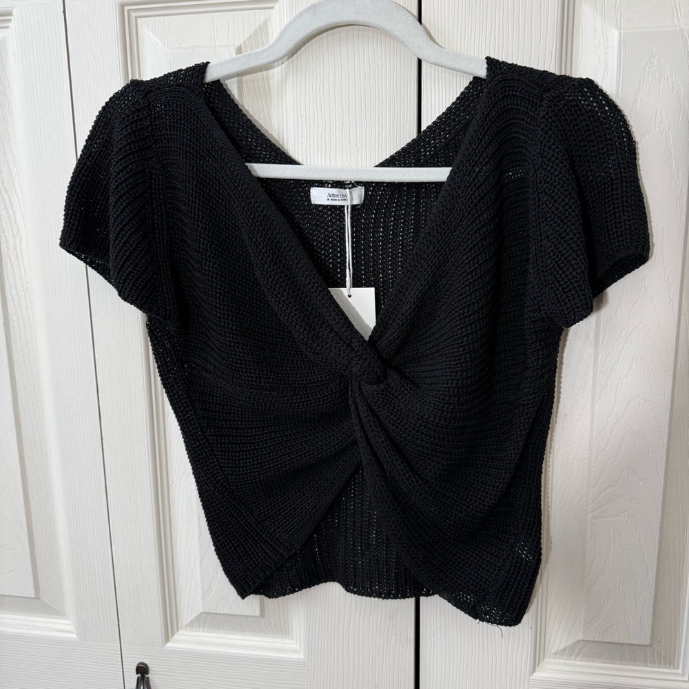 Active USA Knit Twist Front Cropped Top Short Sleeve Womens Size Medium